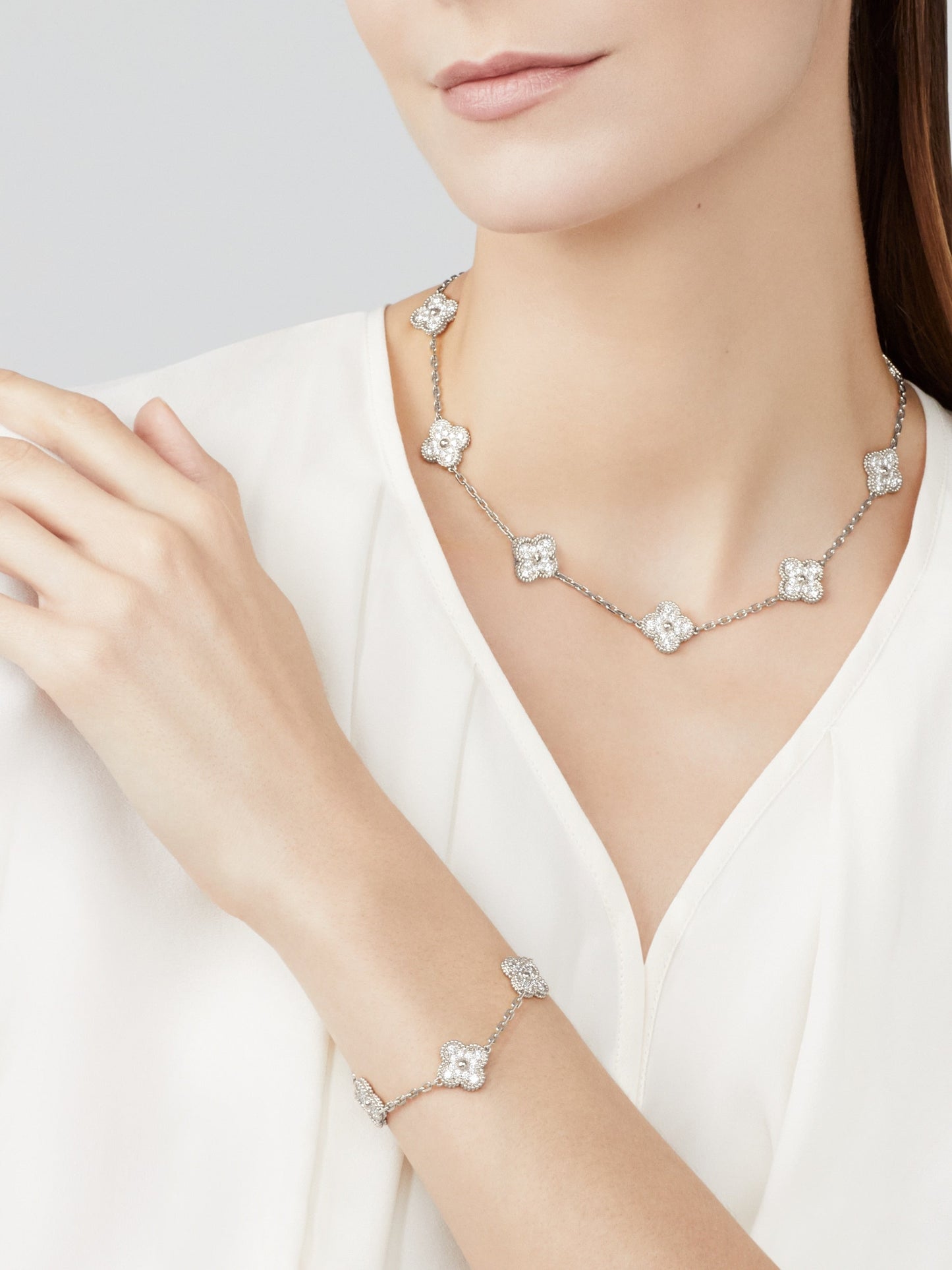 CLOVER DELUXE NECKLACE | PINK